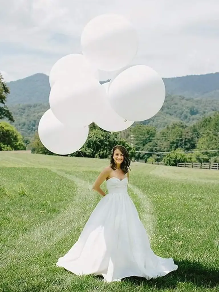 36 inch White Latex Balloons Large Round Balloon for Birthday Wedding Party Decorations,6 pcs 